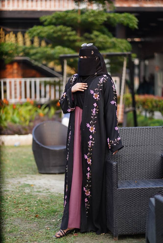Muslima Dubai Embroidered Burqa Set